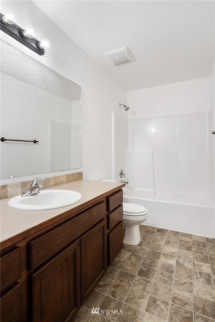 9th Avenue Ct, Tacoma, WA 98445