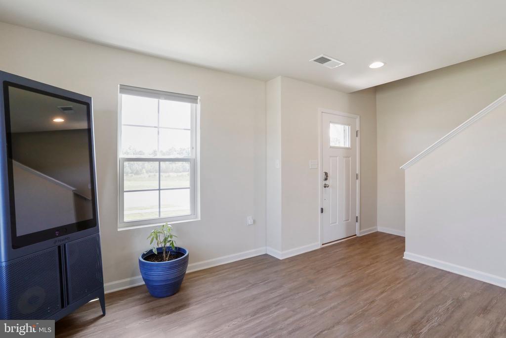 Eurasian Dr, Bunker Hill, WV 25413