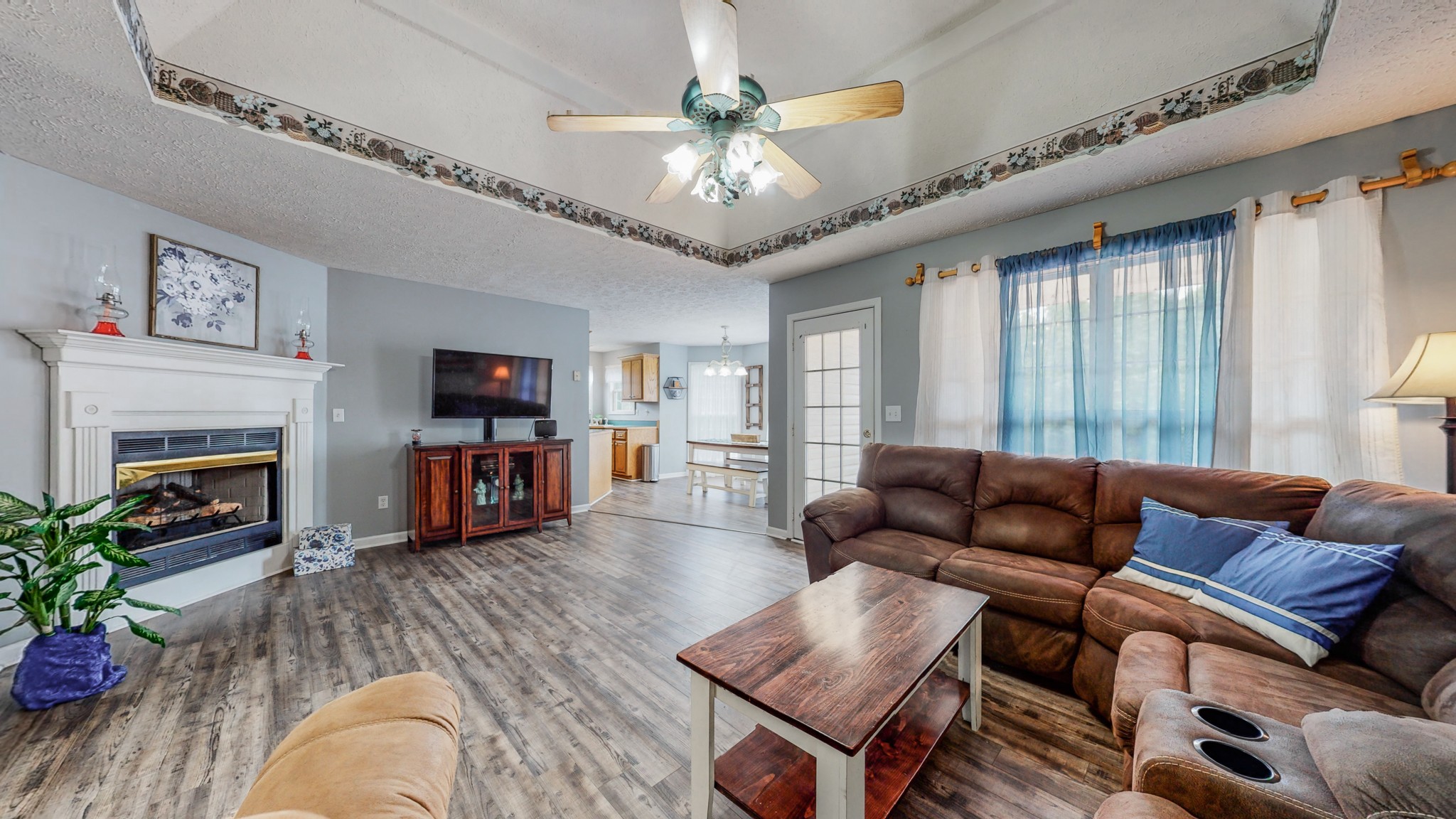 Sara Acres Dr, Tennessee Ridge, TN 37178