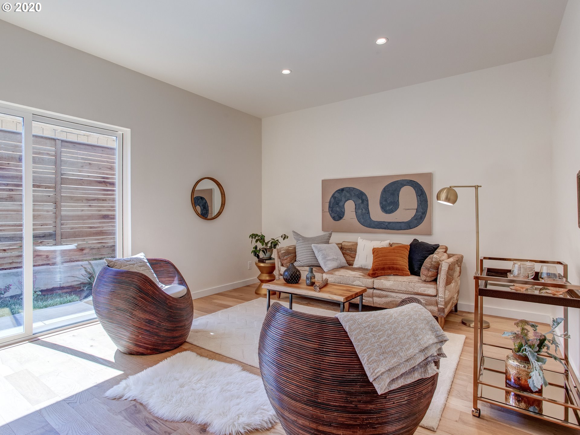 Holladay St, Portland, OR 97213