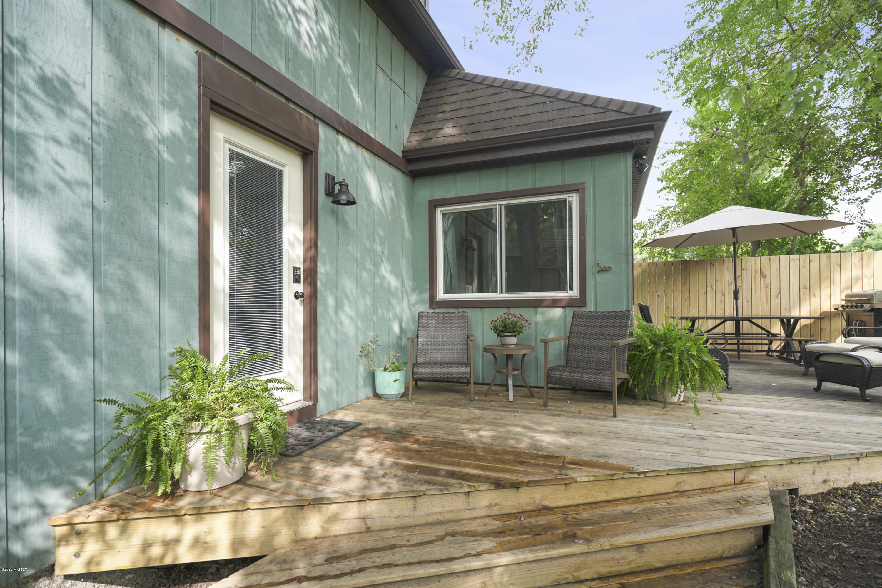 32nd St, Holland, MI 49423