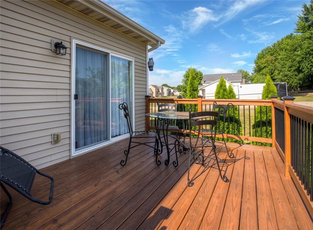 Merle Huff Ave, Norwalk, IA 50211