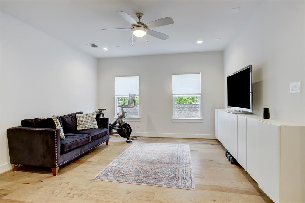 23rd St, Houston, TX 77008
