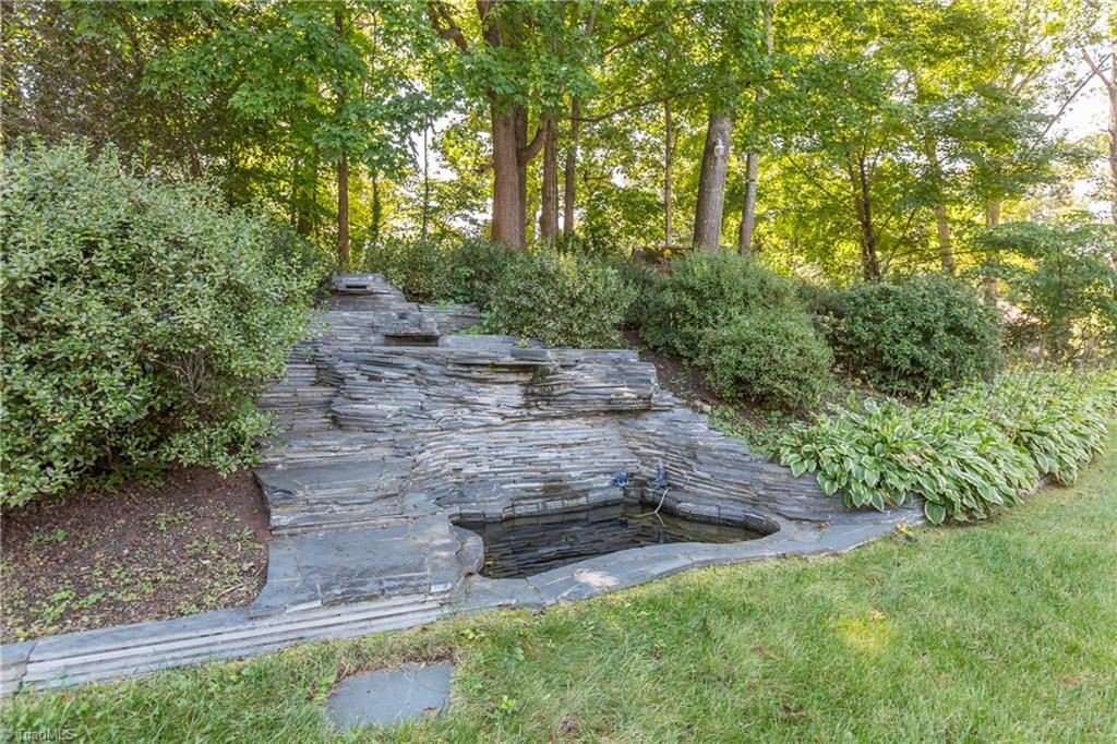 Heathcliff Pl, Winston Salem, NC 27104