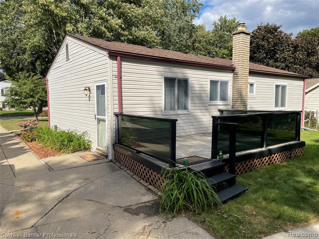 Whithorn Dr, Sterling Heights, MI 48313