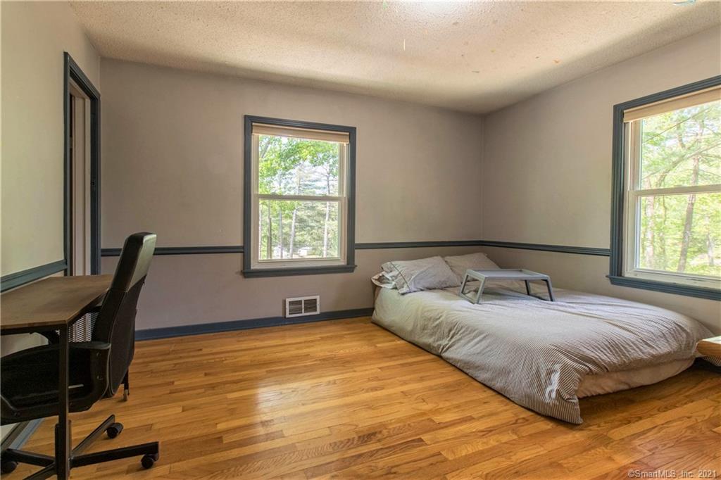 Manchester Rd, Glastonbury, CT 06033