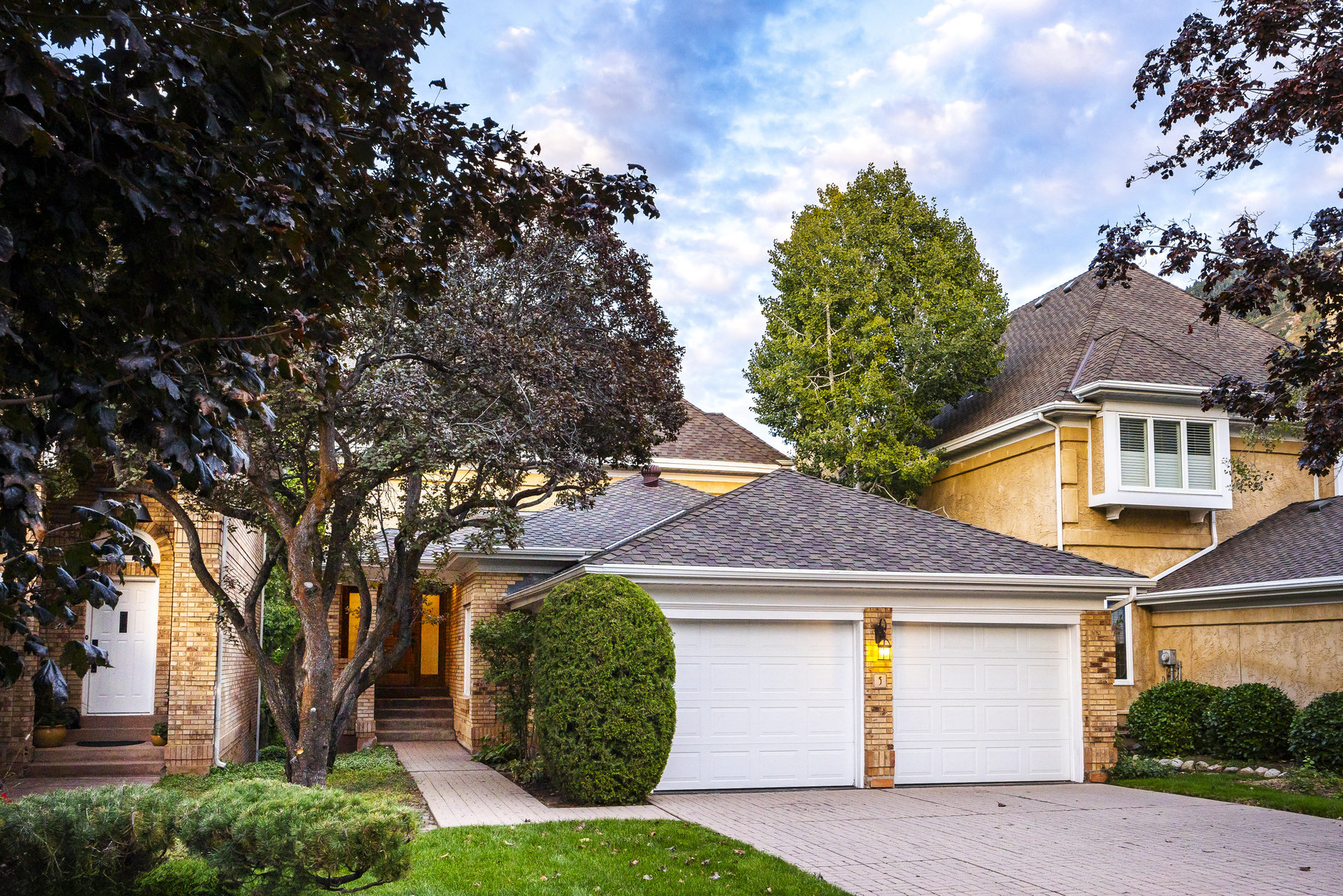 Newly Remodeled 2-Story in Gated Community Near Ski Resorts