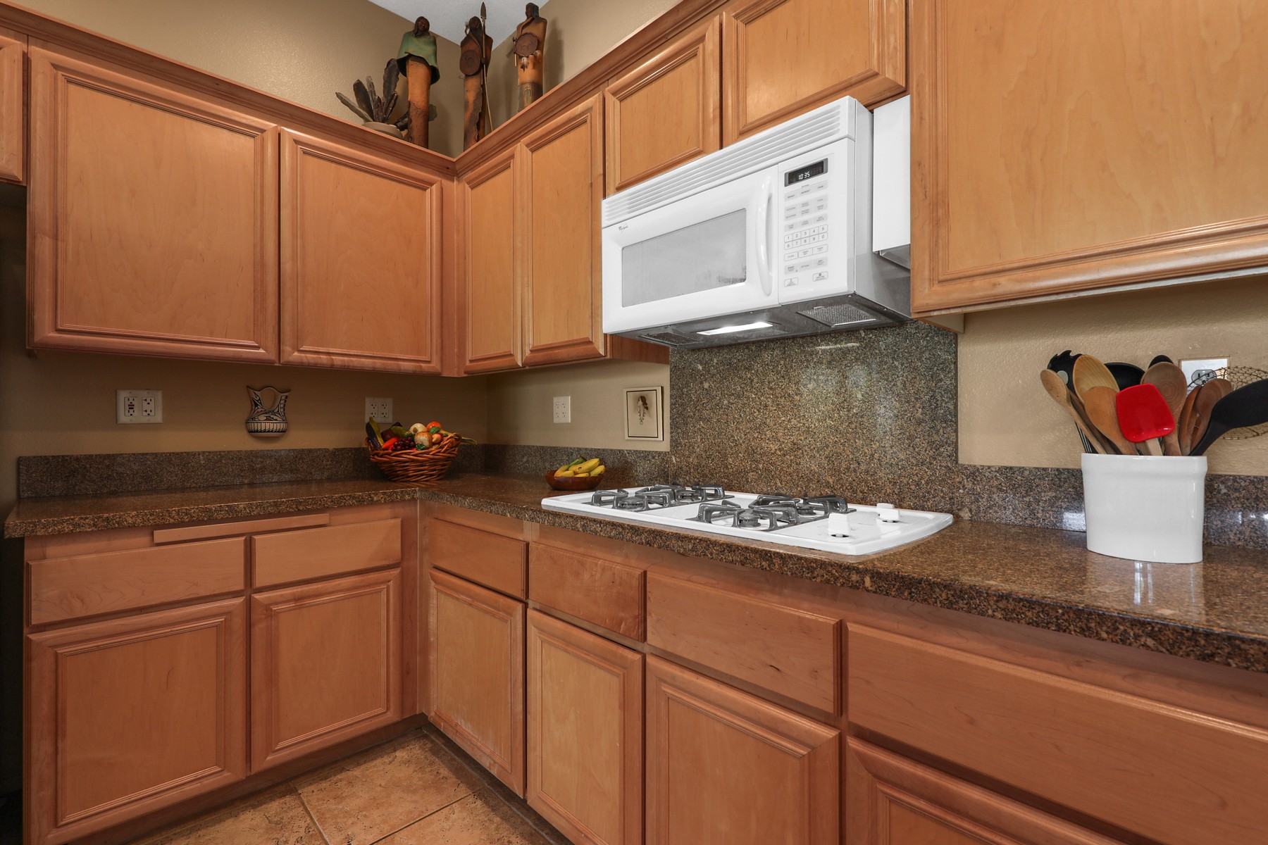 Mesquite Dr, Indian Wells, CA 92210