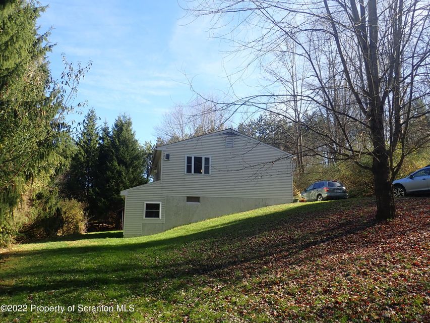 Kane Rd, Montrose, PA 18801