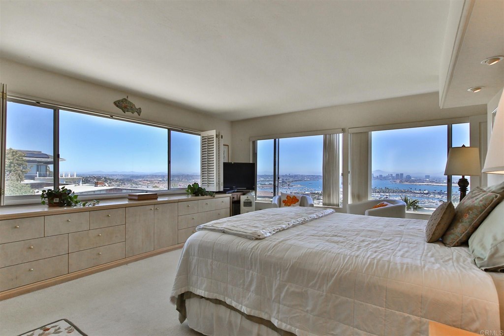 Lucinda St, San Diego, CA 92106
