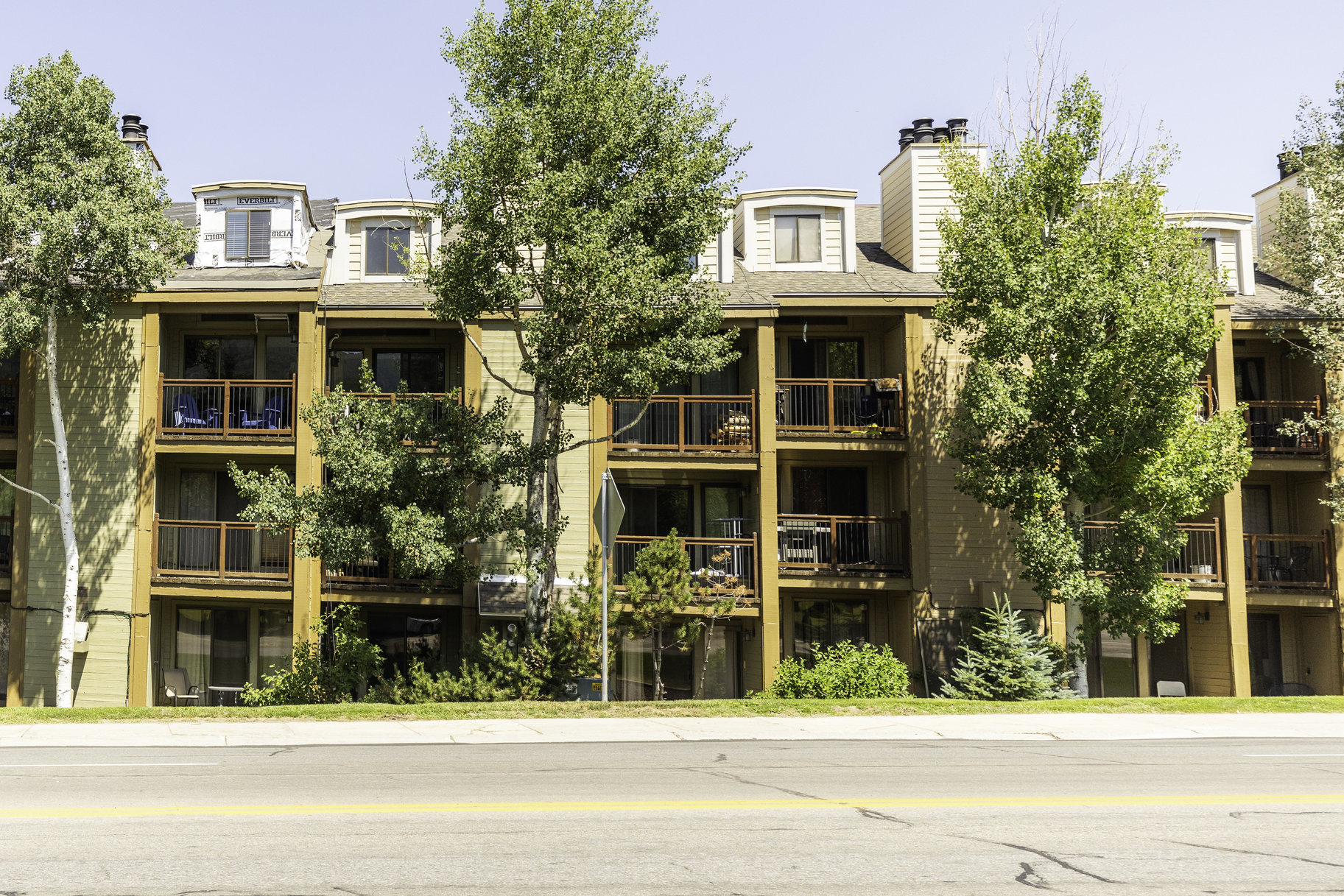 Park City Condo with Views and Walk to Skiing