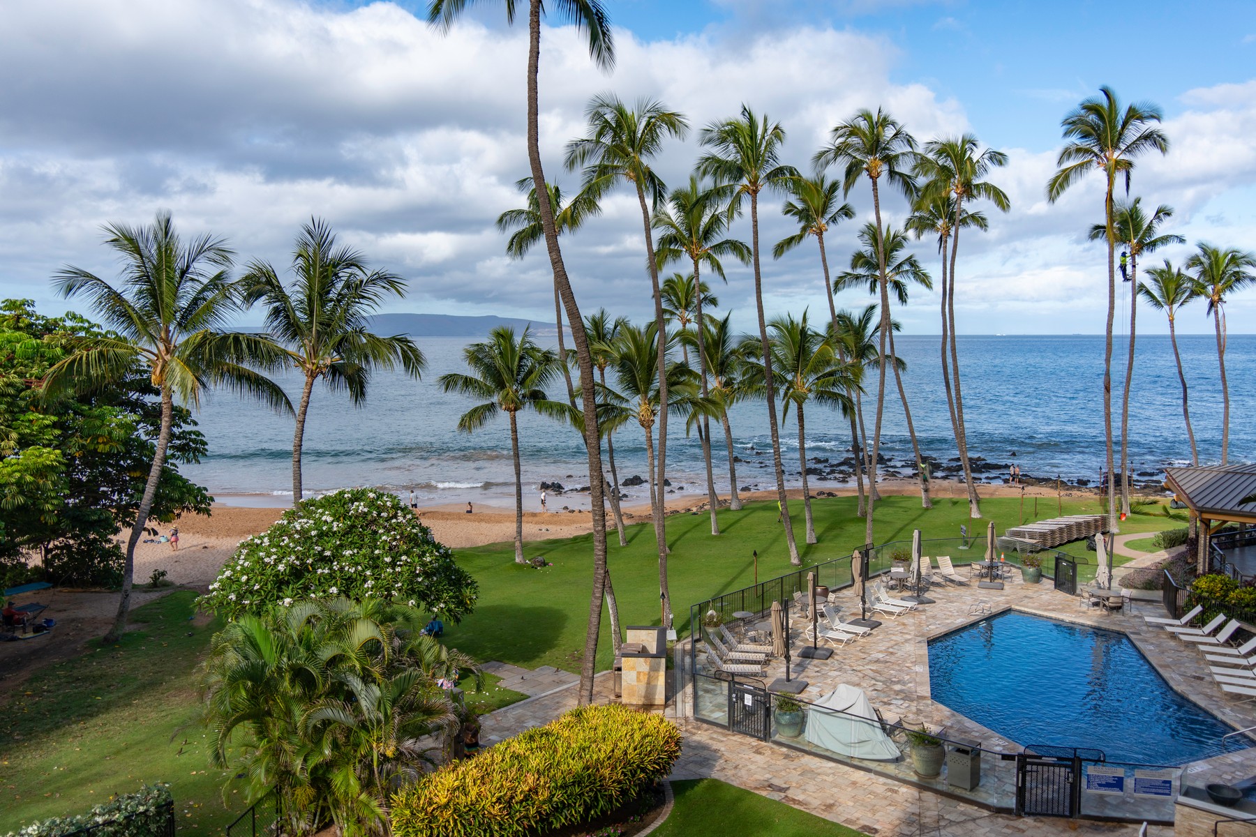 Hotel Zoned Condo On One Of Maui's Best Beaches