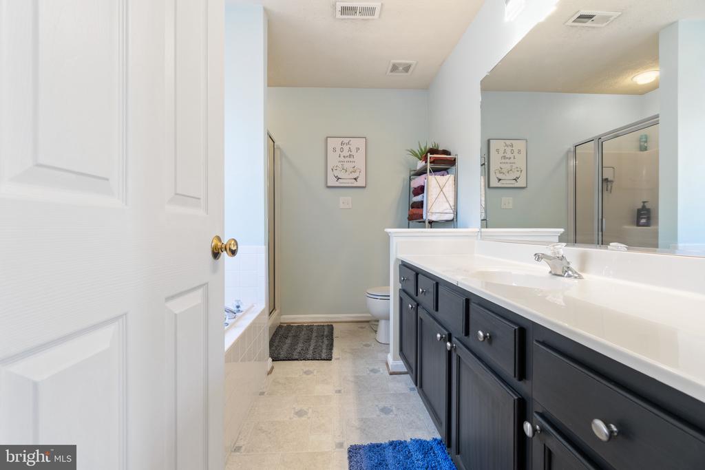 Sunny Meadows Dr, Fredericksburg, VA 22407