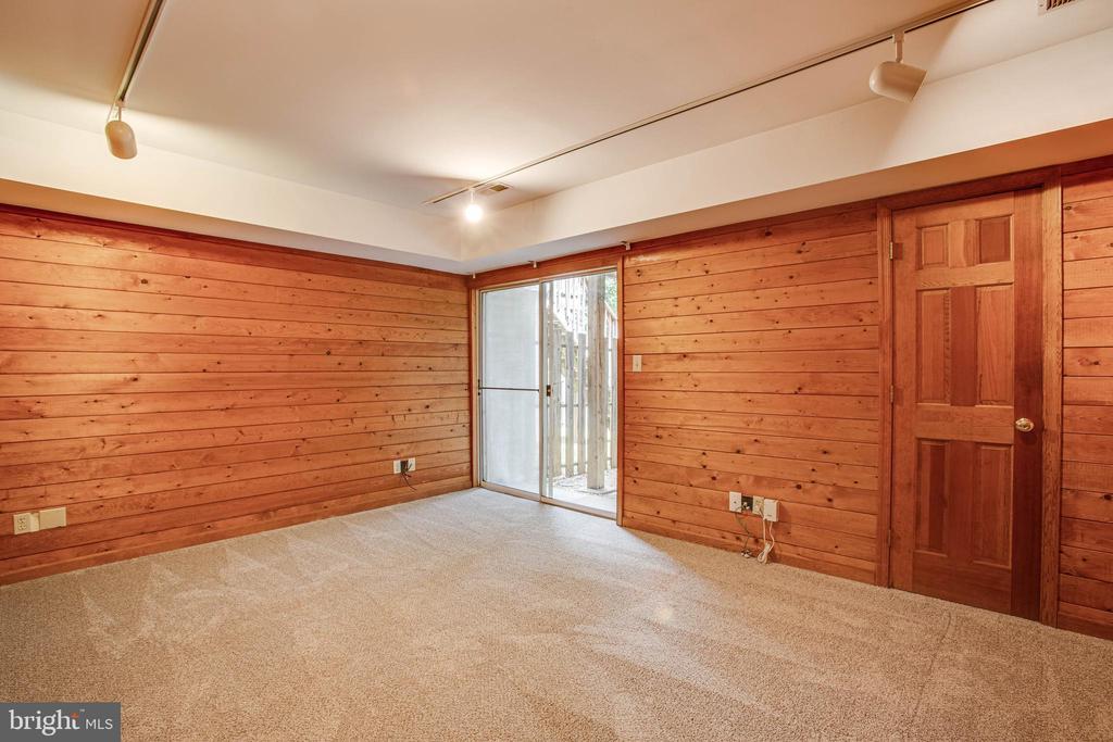 Club House Rd, Fredericksburg, VA 22406