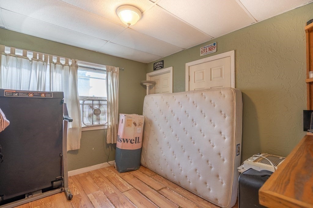Maple St, Spencer, MA 01562