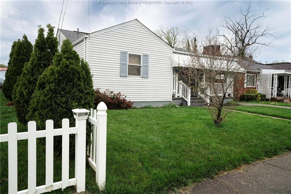21st St, Dunbar, WV 25064 #1