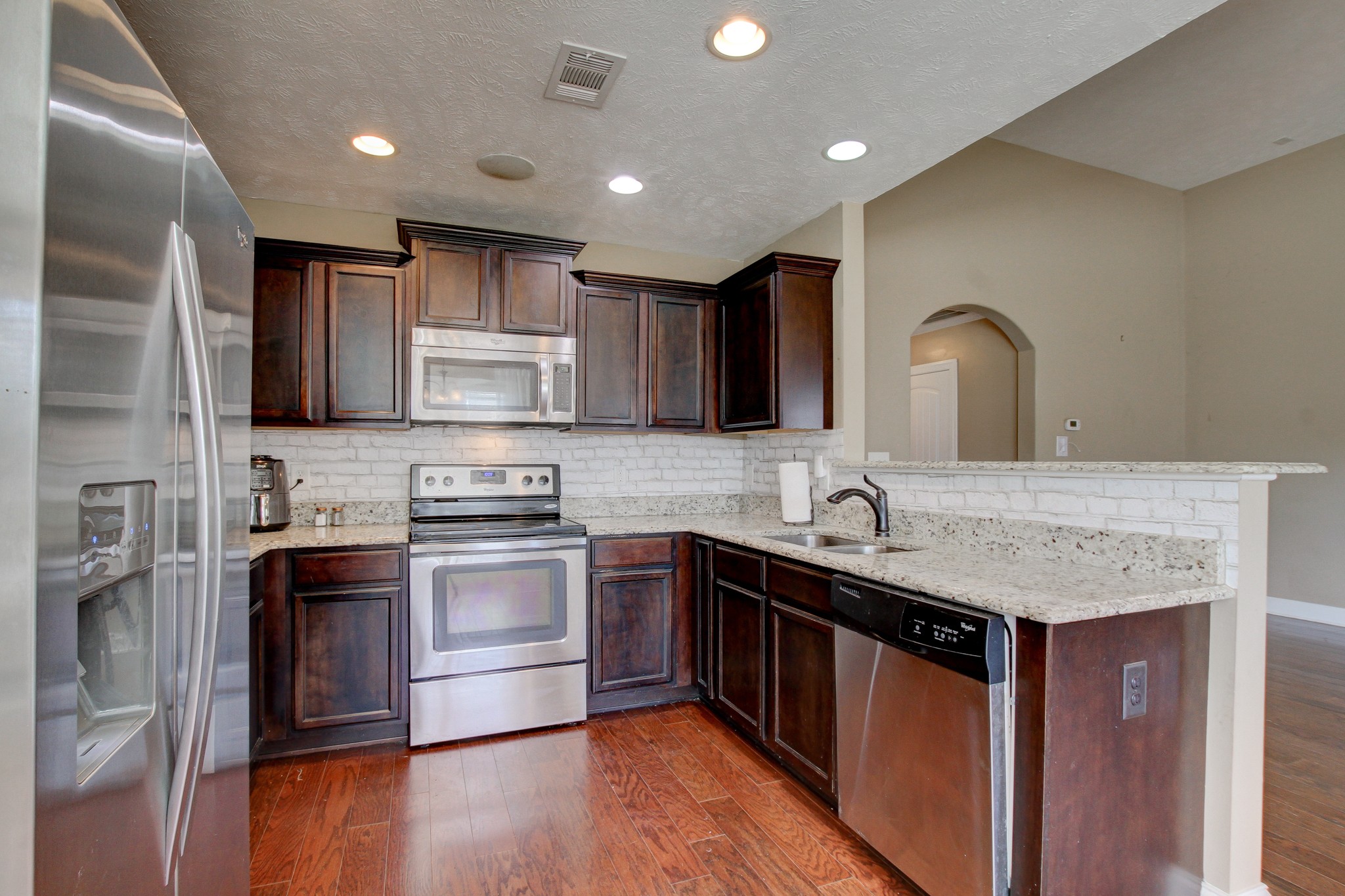 Spring House Trl, Clarksville, TN 37040