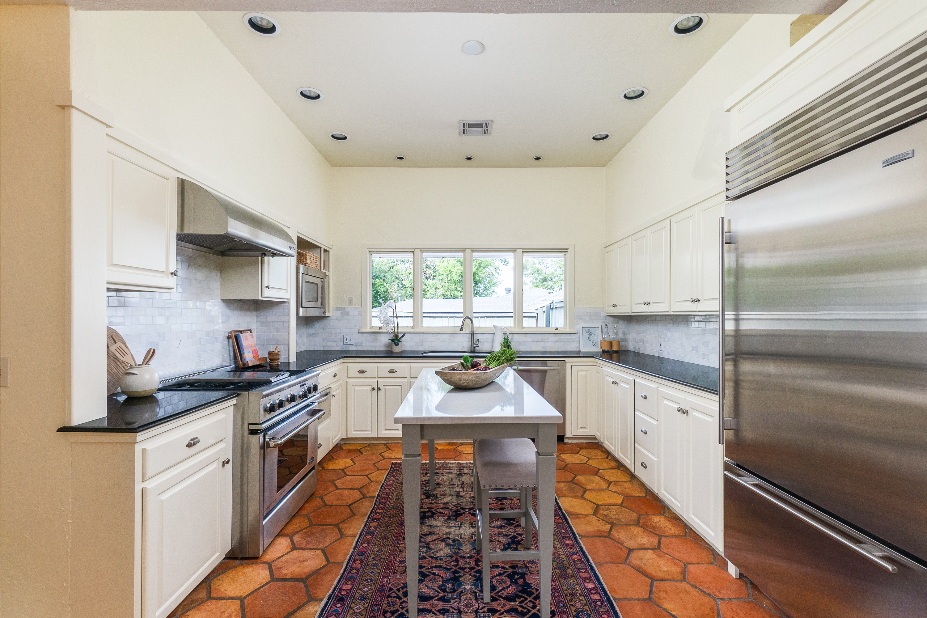 Coventry Ln, Nichols Hills, OK 73120