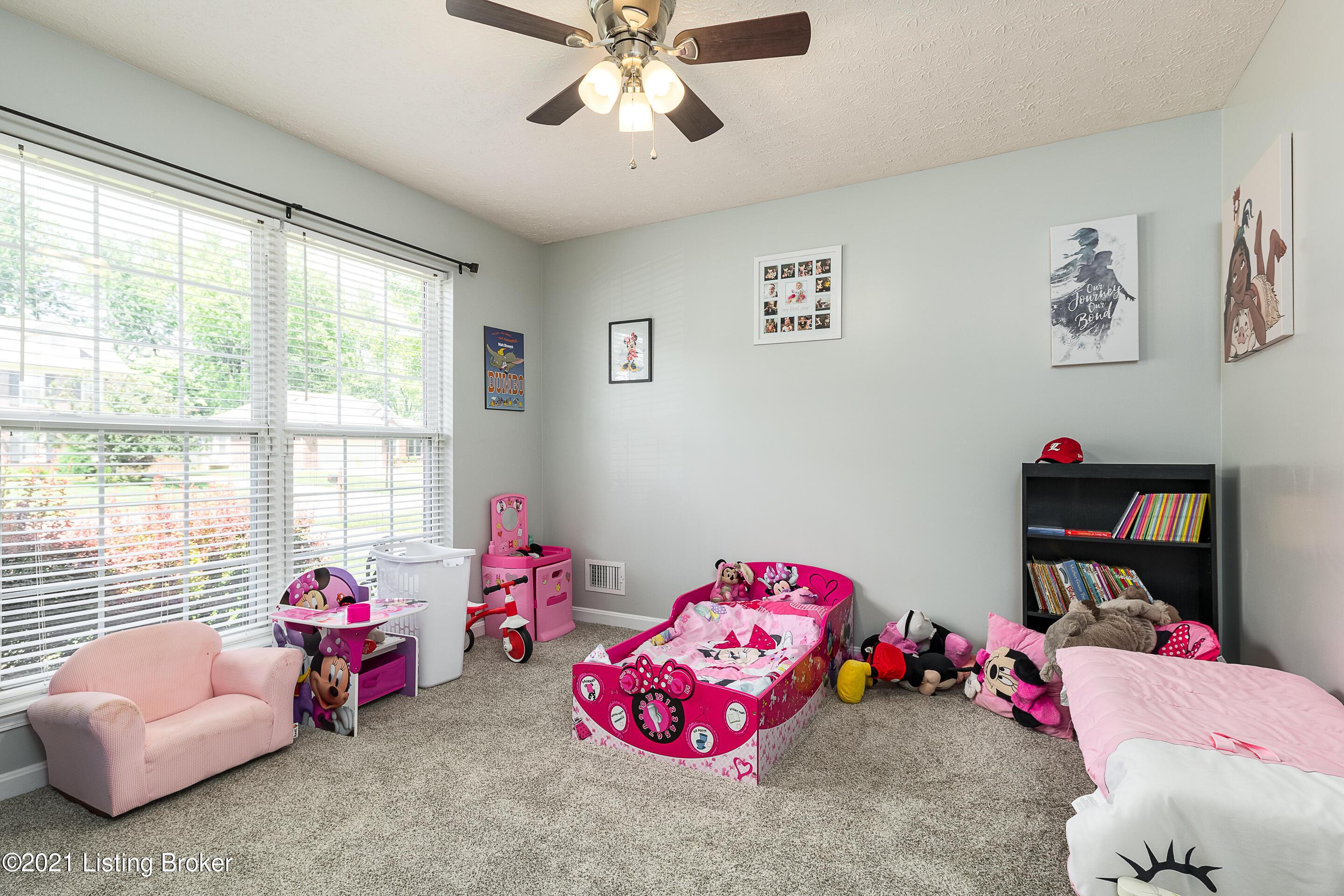 Timberline Dr, Louisville, KY 40291