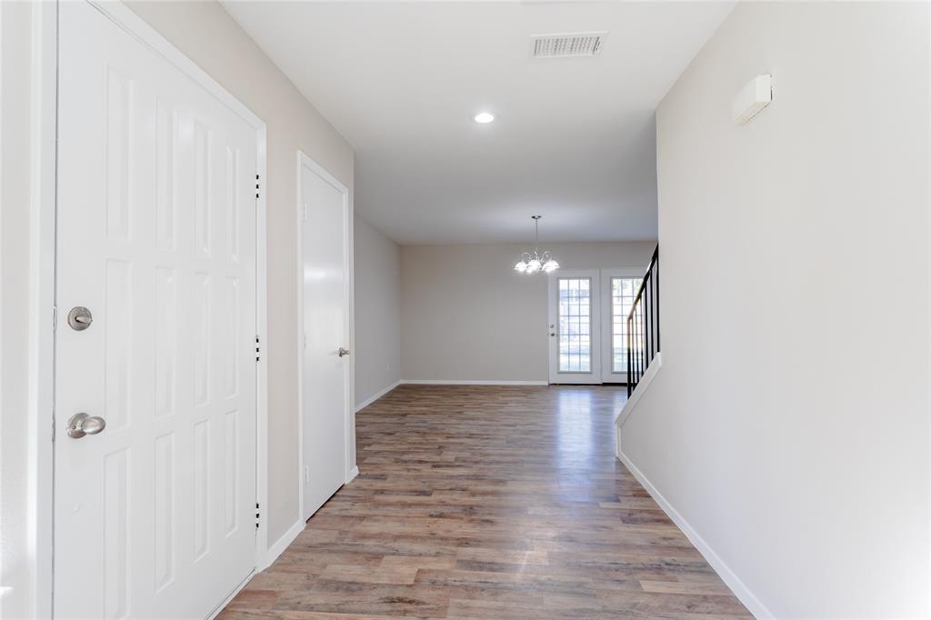 Middle Glen Dr, Garland, TX 75043