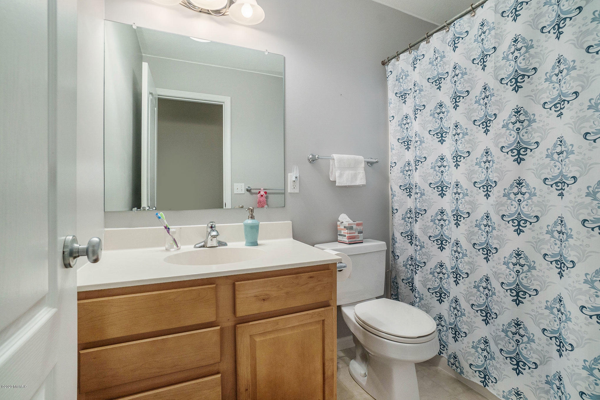 Bay Side Ave, Portage, MI 49002