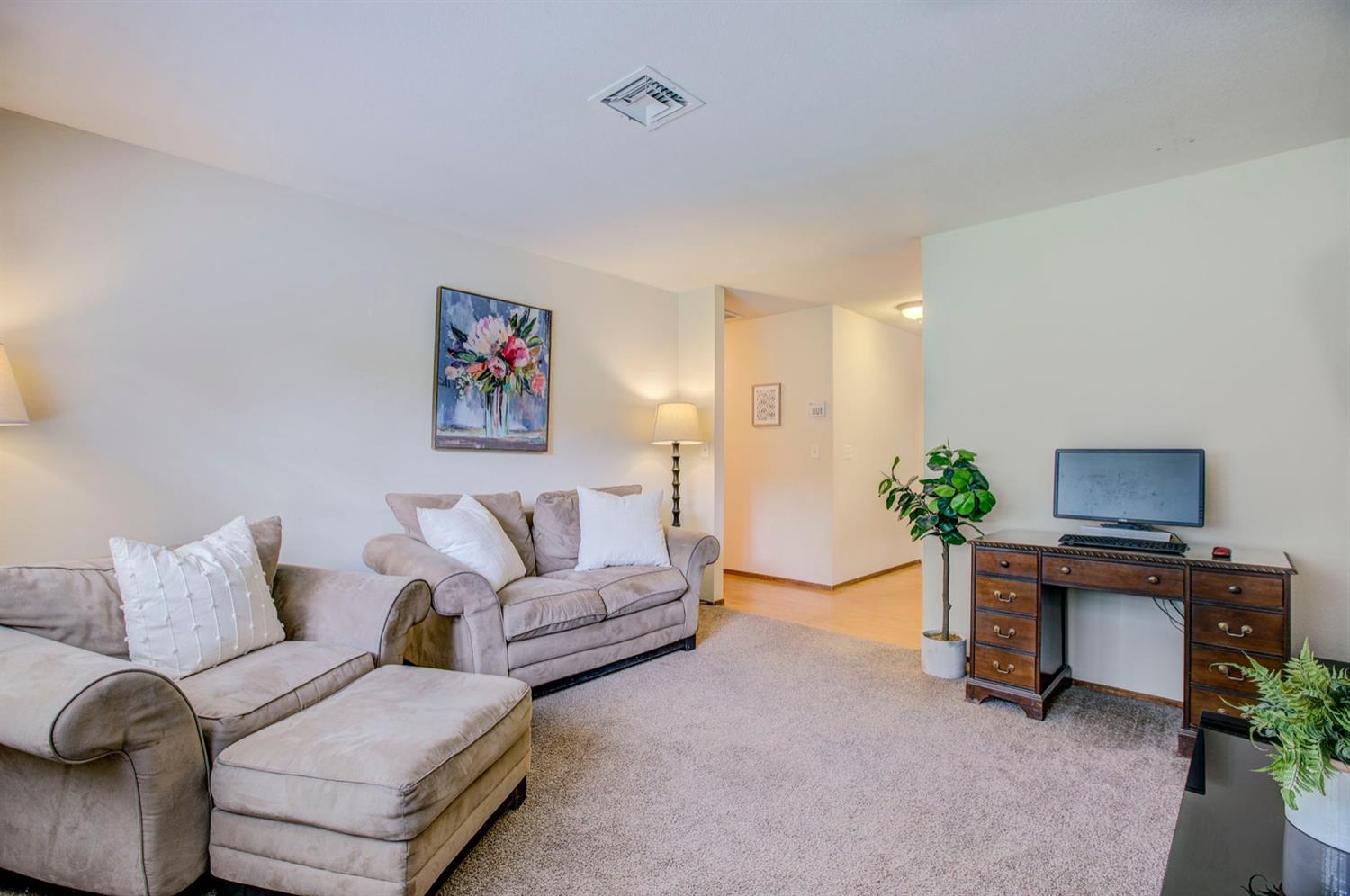 Comstock Ct, Rocklin, CA 95677