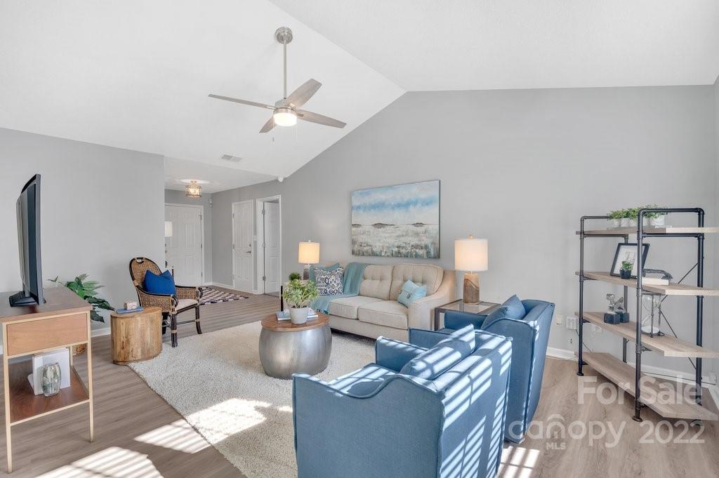 Long Grass Ct, Charlotte, NC 28216