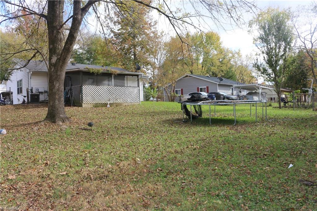 Hondo Dr, Winston Salem, NC 27103