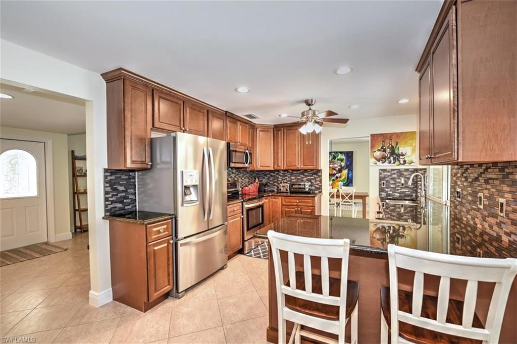 Eichen Cir, Fort Myers, FL 33919