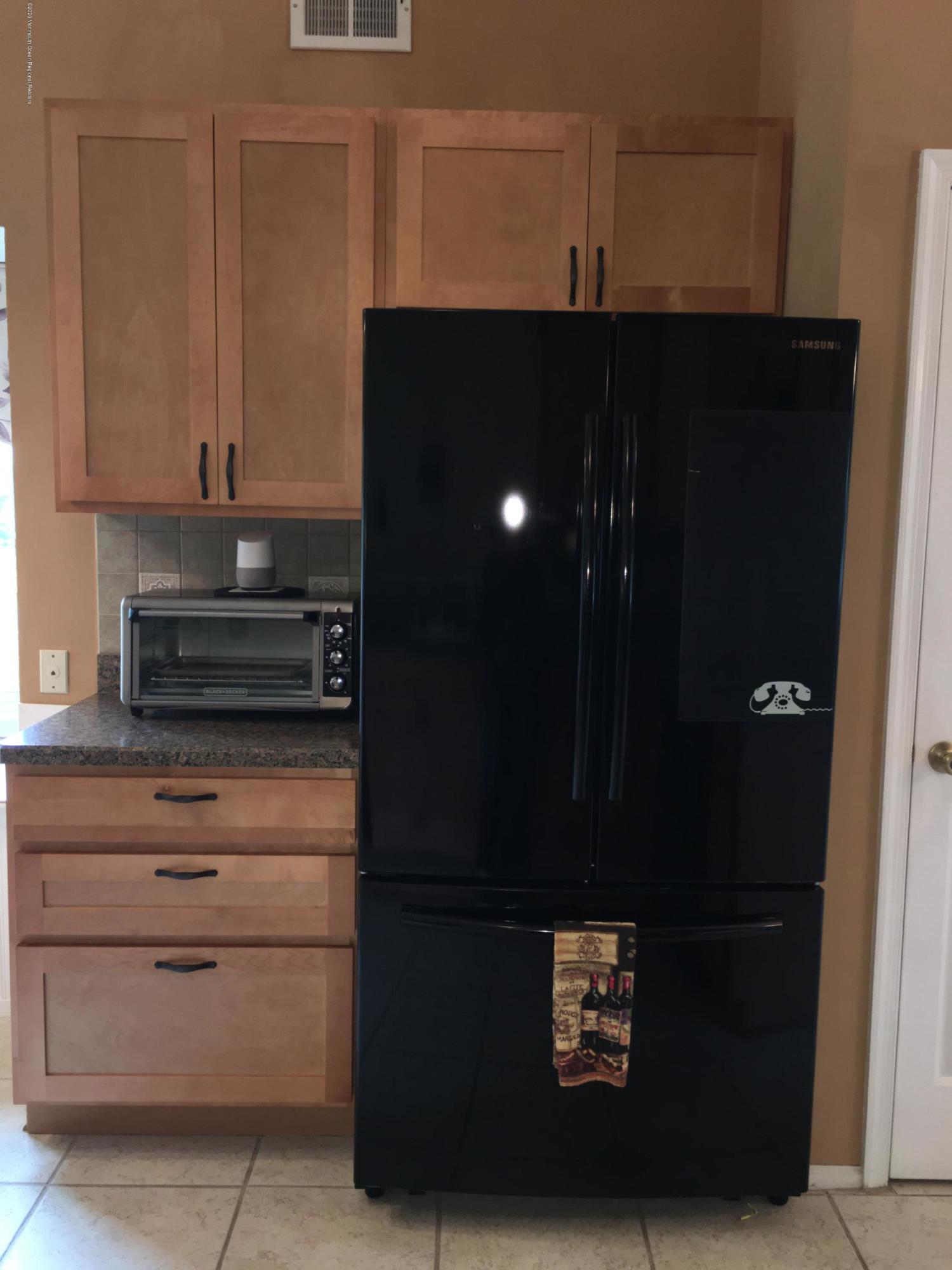 Lenape Dr, Little Egg Harbor Twp, NJ 08087