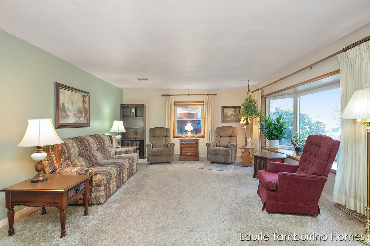 76th St, Caledonia, MI 49316