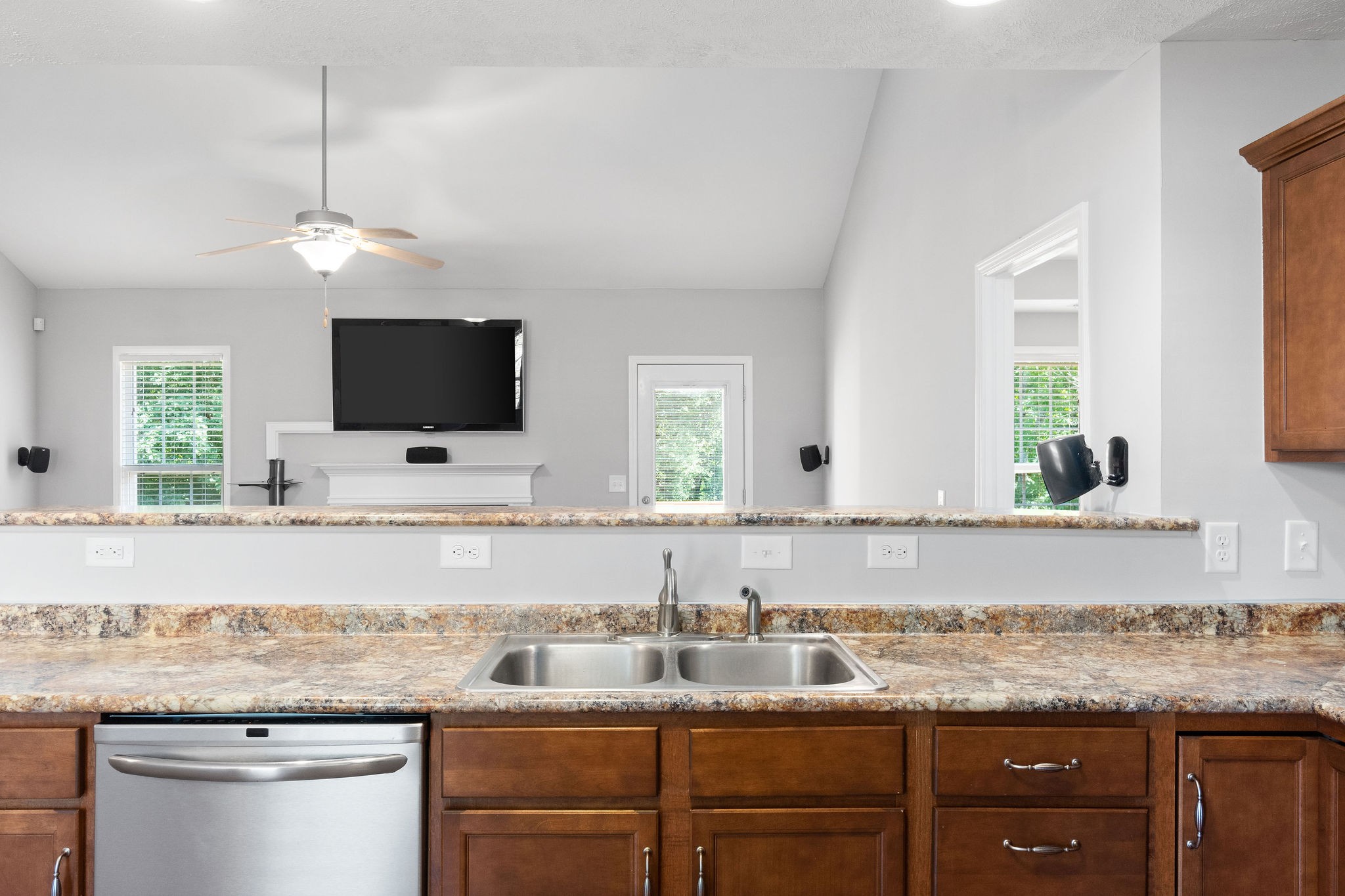 Oak Creek Dr, Clarksville, TN 37040