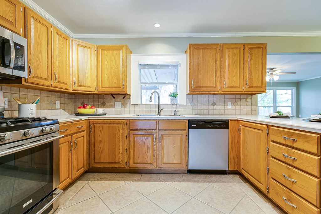 Rice Ave, San Angelo, TX 76904