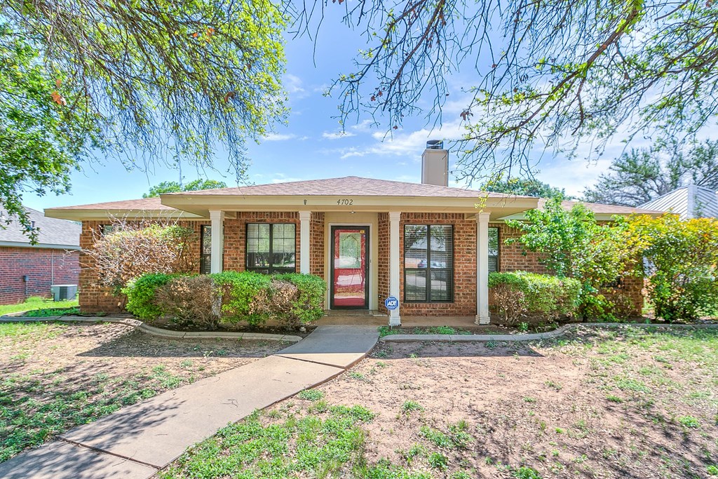 Royal Oak Dr, San Angelo, TX 76904
