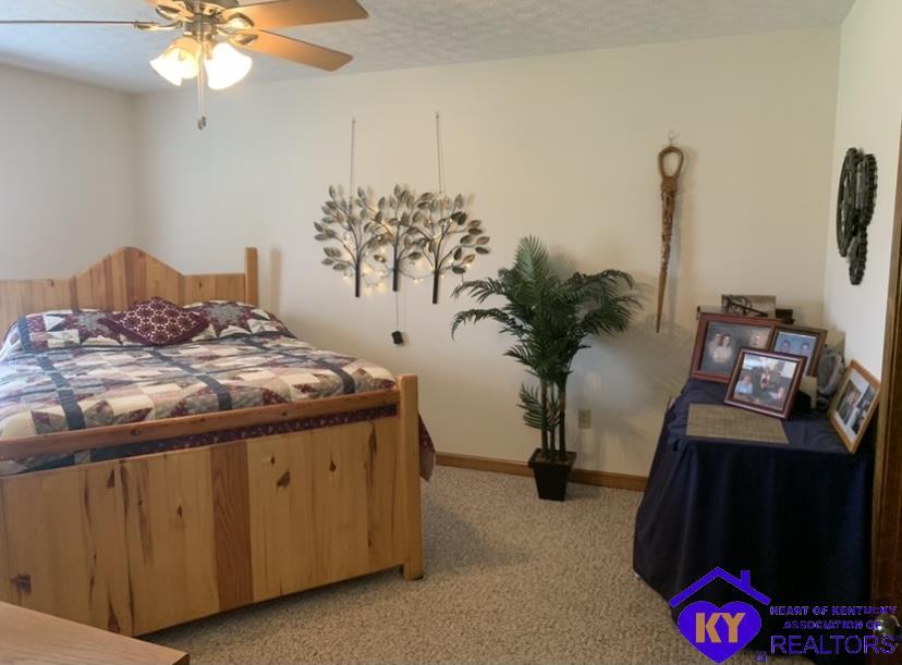 Hickory Ln, Munfordville, KY 42765