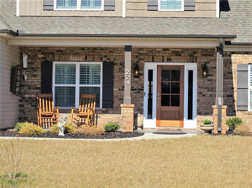 Montreat Dr, Lexington, NC 27295