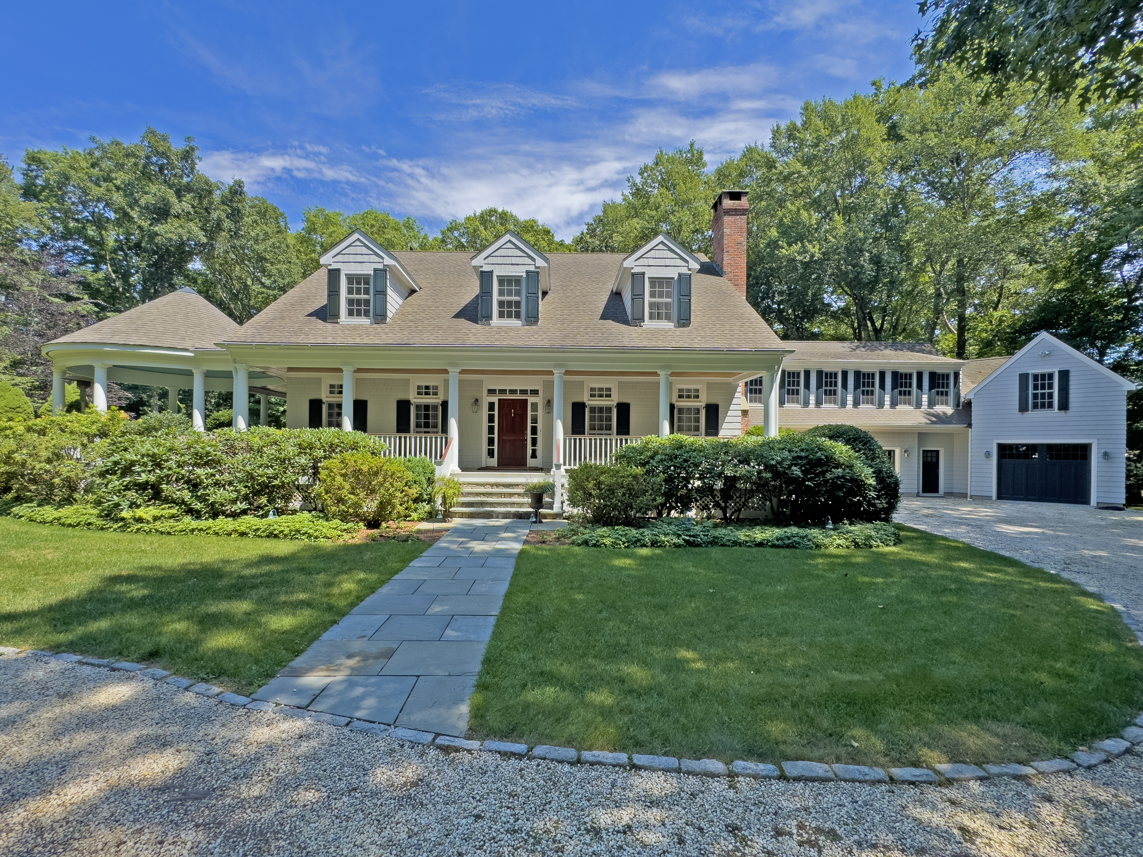 Beautiful Center Hall Colonial in Red Coat Neighborhood