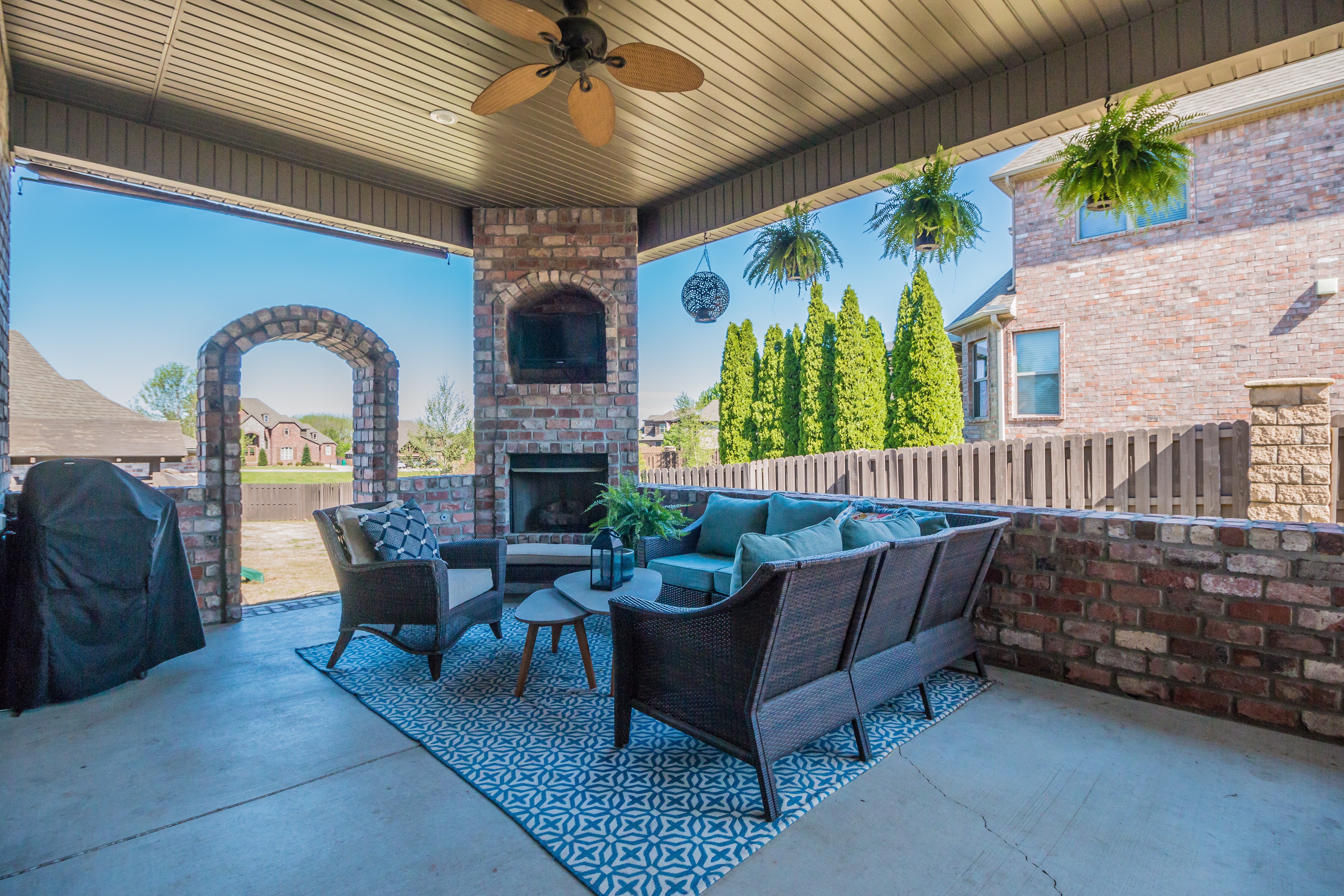 Willow Ridge Way, Rogers, AR 72758