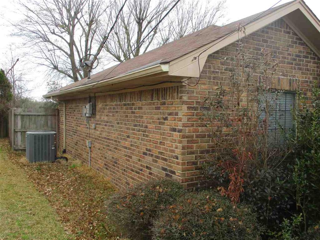Inglewood St, Henderson, TX 75654