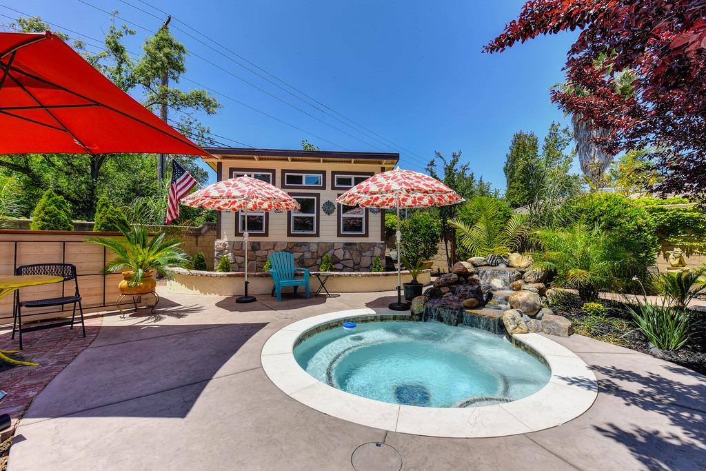 Oak Place Ct, Fair Oaks, CA 95628