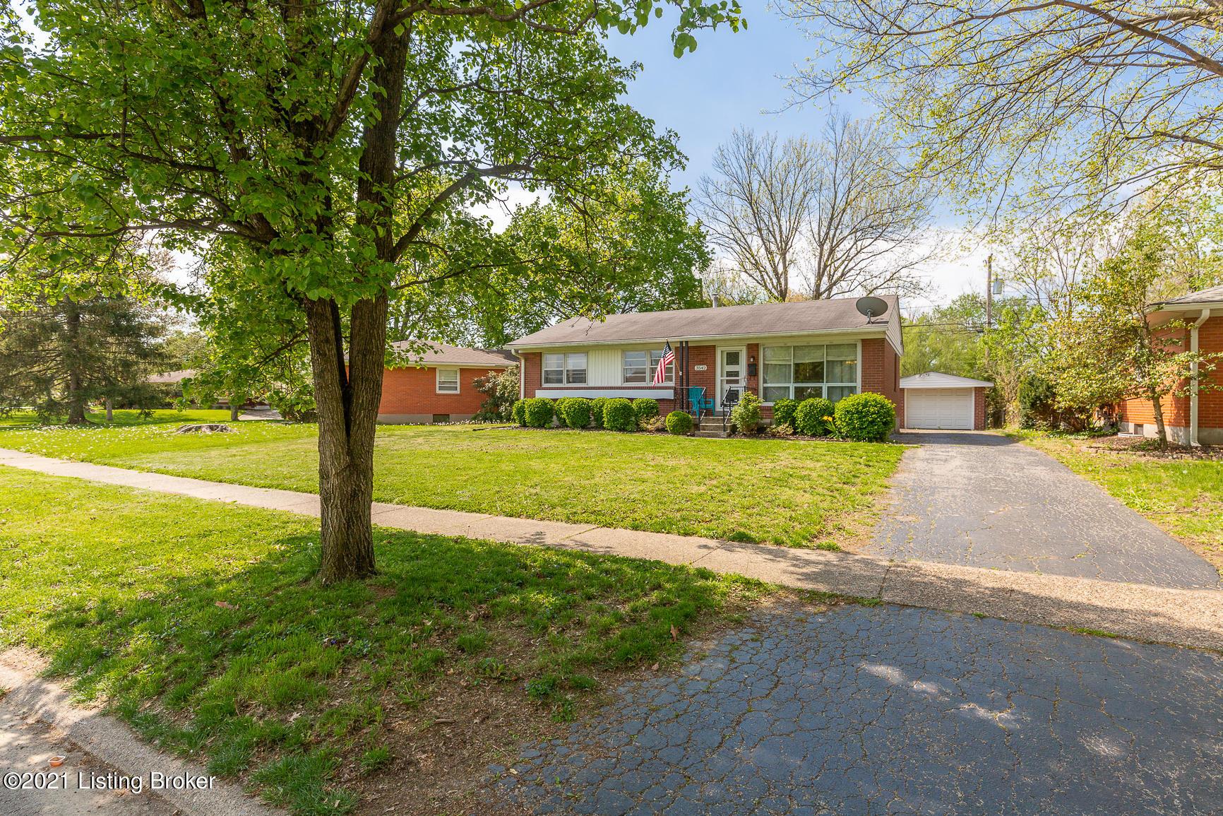 Terrier Ln, Louisville, KY 40218