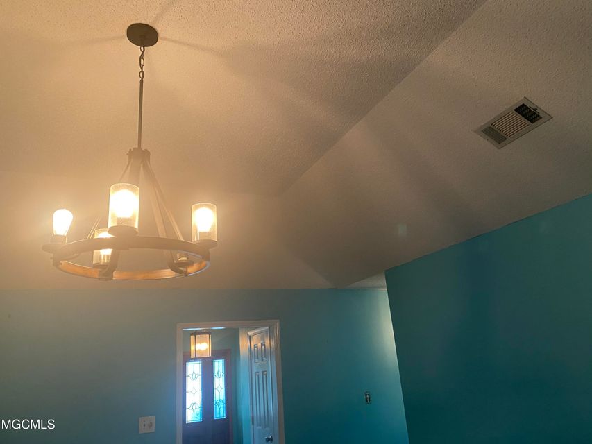 Roswell St, Pascagoula, MS 39581