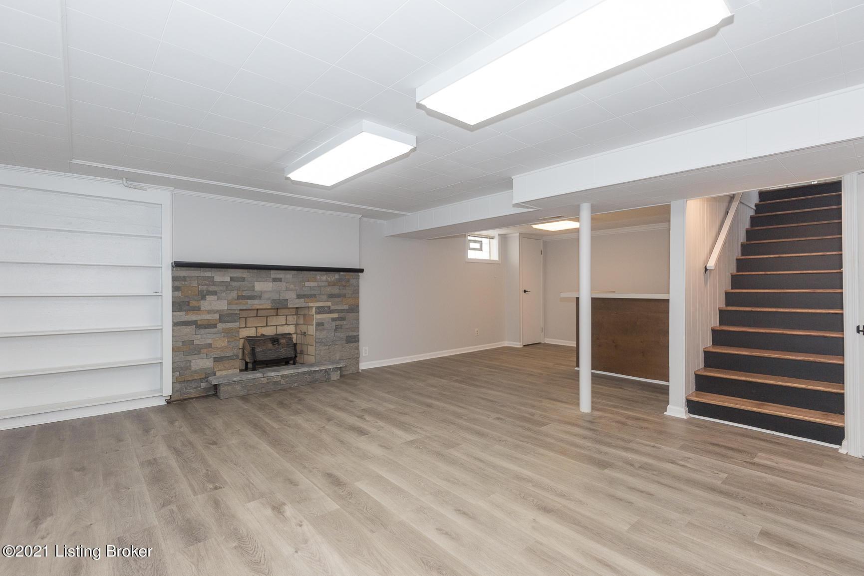 Bedford Ln, Louisville, KY 40222