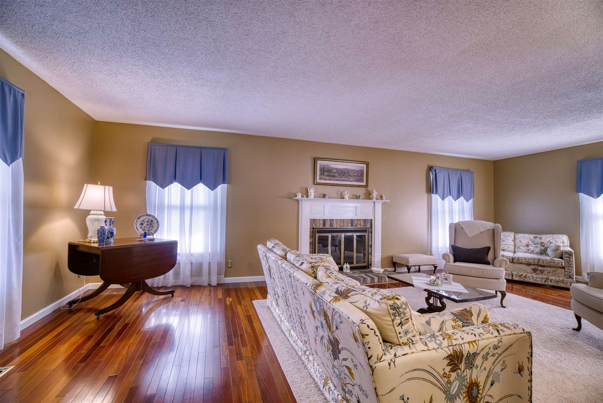 Red Bud Ln, Evansville, IN 47710