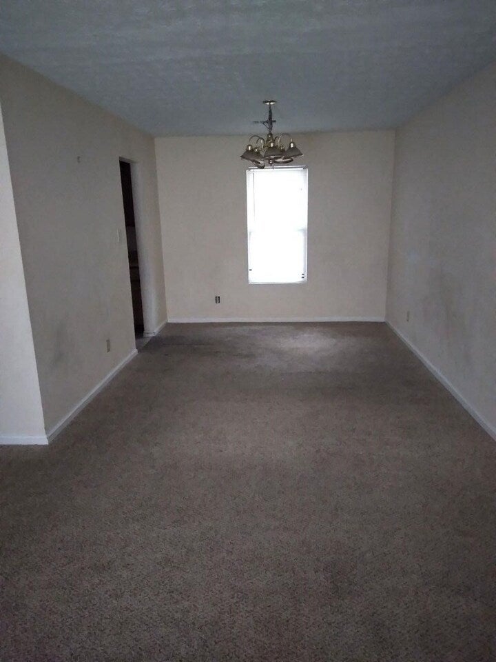 Old Trail Cir, Stone Mountain, GA 30088