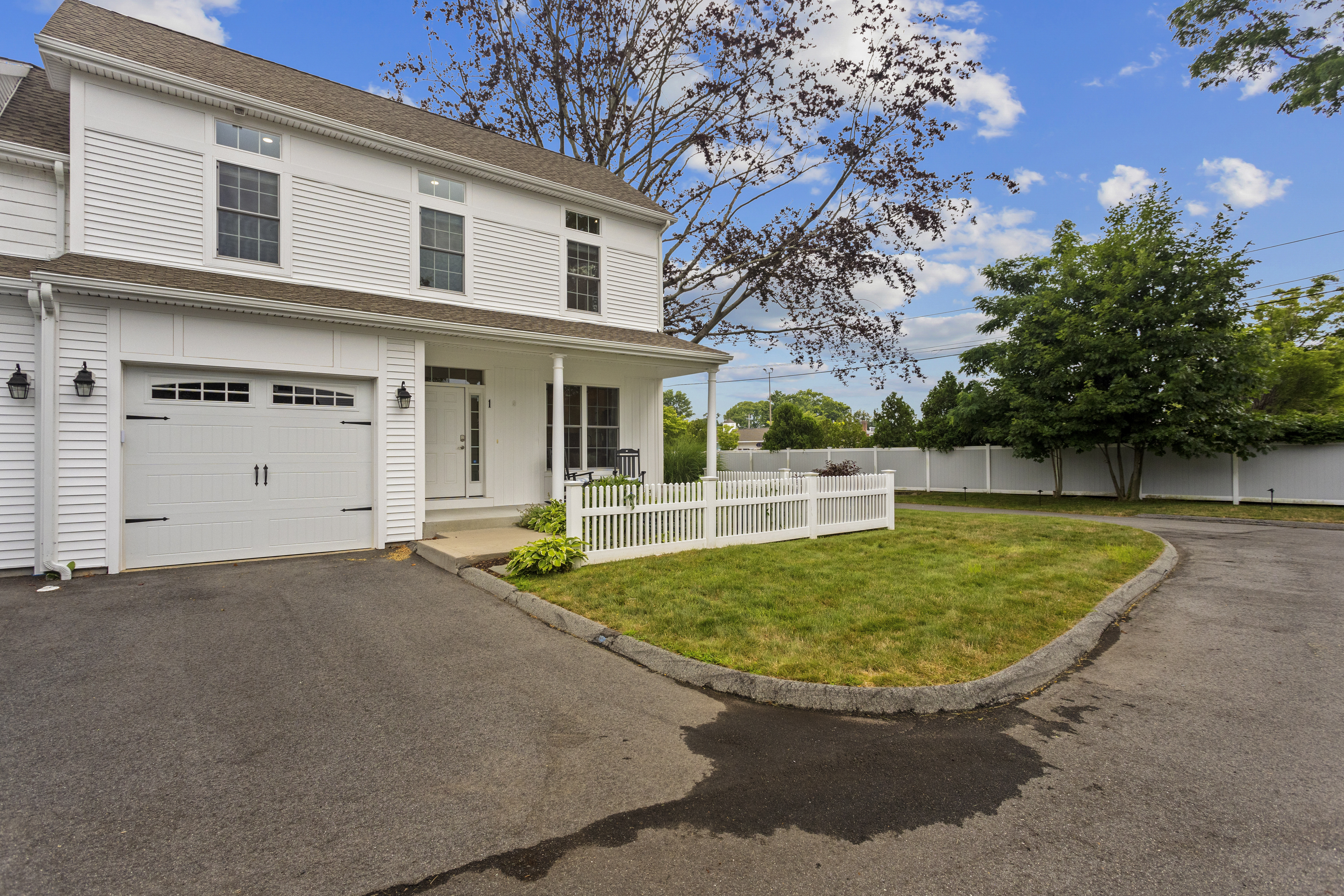 Beautiful Townhouse in the Heart of Old Saybrook, Ct.