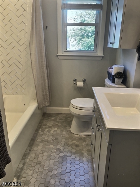 Dermody St, Roselle, NJ 07203