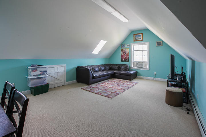Hillview Dr, Bangor, ME 04401