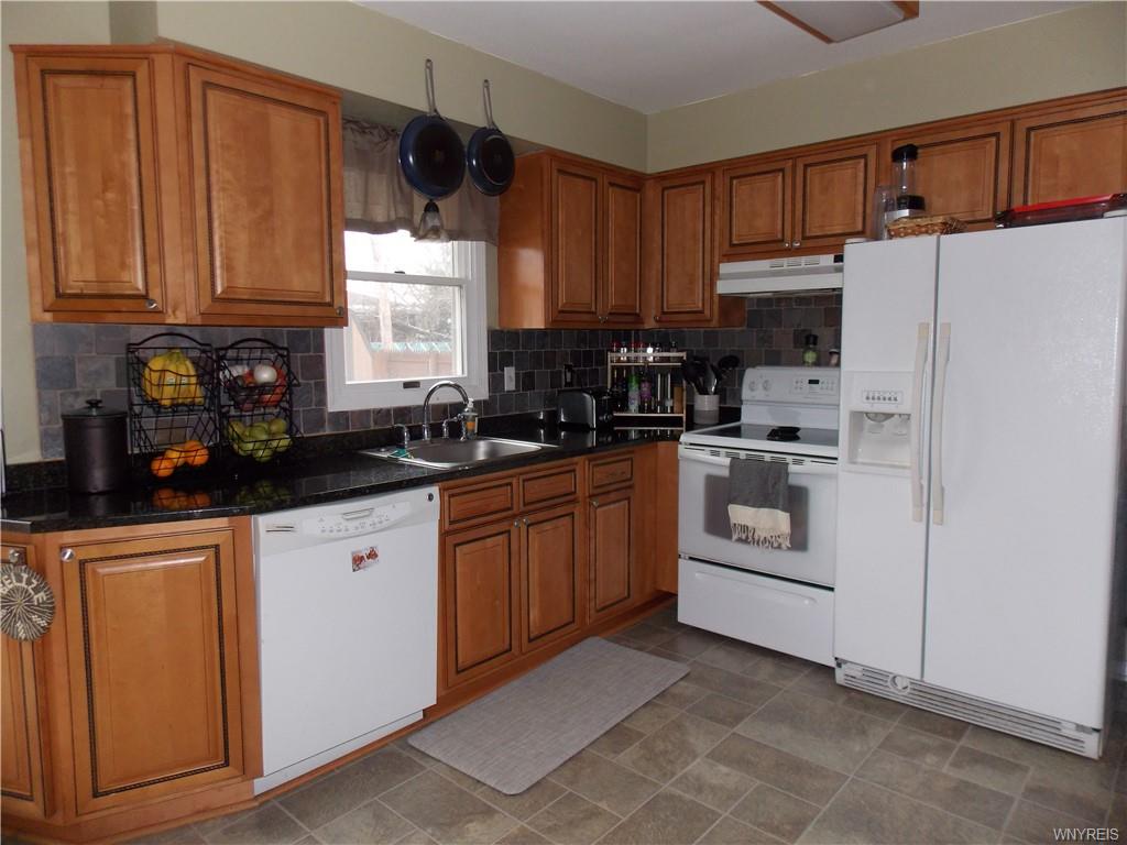 4th Ave, Niagara Falls, NY 14304 #1