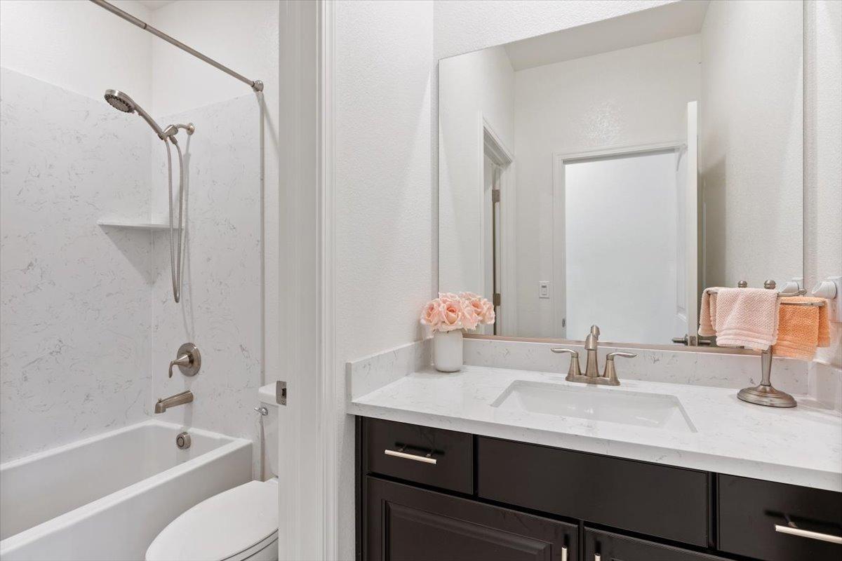 Lanesborough St, Roseville, CA 95747
